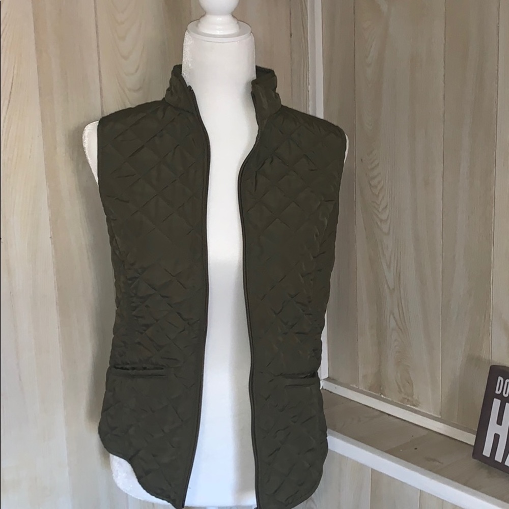 Van Heusen quilted vest like new